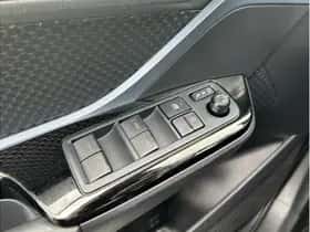 Toyota C-HR (2021) thumbnail 19
