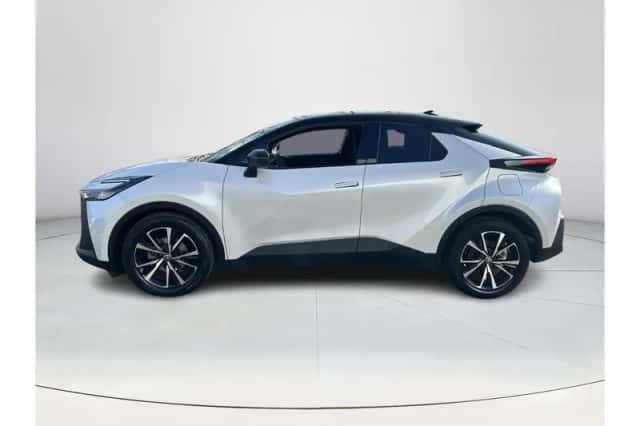 Toyota C-HR (2024) thumbnail 5
