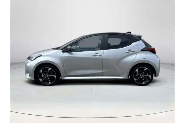 Toyota Yaris (2025) thumbnail 2