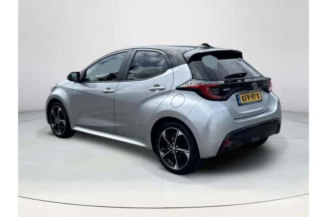 Toyota Yaris (2025) thumbnail 3