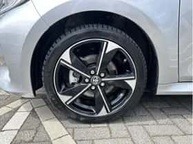 Toyota Yaris (2025) thumbnail 10