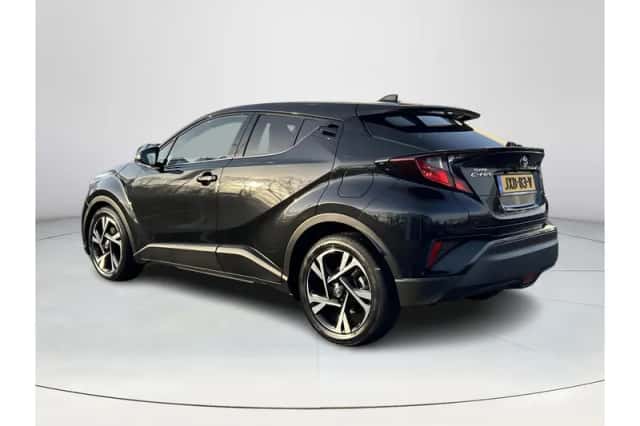 Toyota C-HR (2023) thumbnail 3