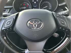 Toyota C-HR (2023) thumbnail 22
