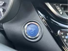 Toyota C-HR (2023) thumbnail 24