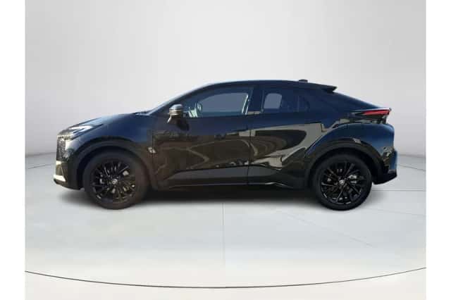 Toyota C-HR (2025) thumbnail 2