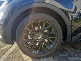 Toyota C-HR (2025) thumbnail 11
