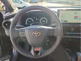 Toyota C-HR (2025) thumbnail 18