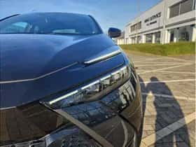 Toyota C-HR (2025) thumbnail 9