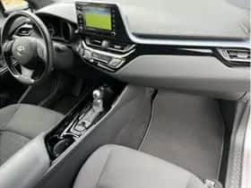 Toyota C-HR (2021) thumbnail 11
