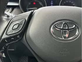 Toyota C-HR (2021) thumbnail 17