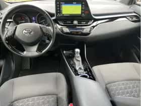 Toyota C-HR (2021) thumbnail 10