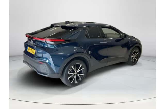 Toyota C-HR (2025) thumbnail 5