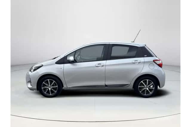 Toyota Yaris (2020) thumbnail 2