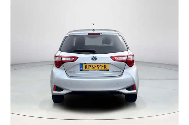 Toyota Yaris (2020) thumbnail 4