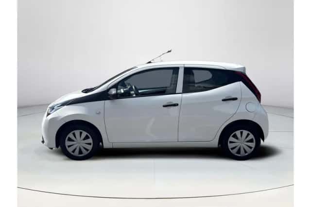 Toyota Aygo (2019) thumbnail 2