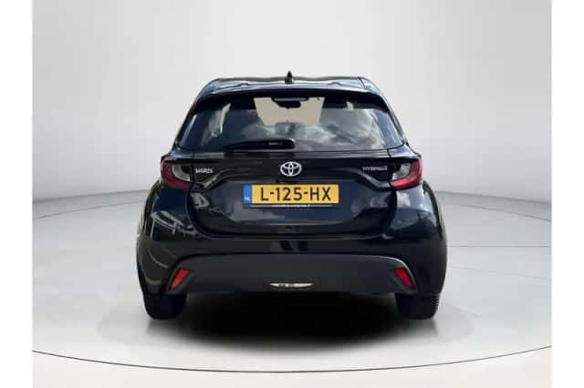 Toyota Yaris (2021) thumbnail 4