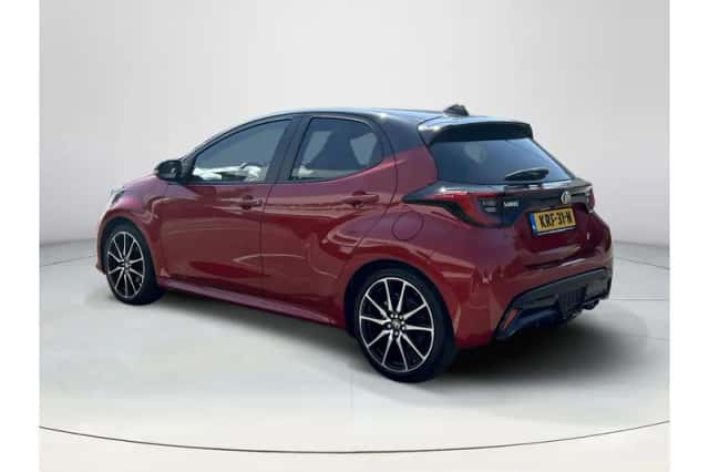 Toyota Yaris (2023) thumbnail 3