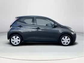 Toyota Aygo (2018) thumbnail 2