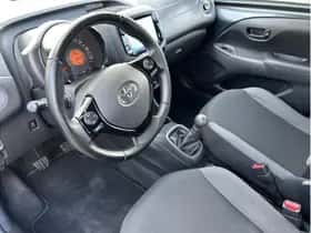 Toyota Aygo (2018) thumbnail 11