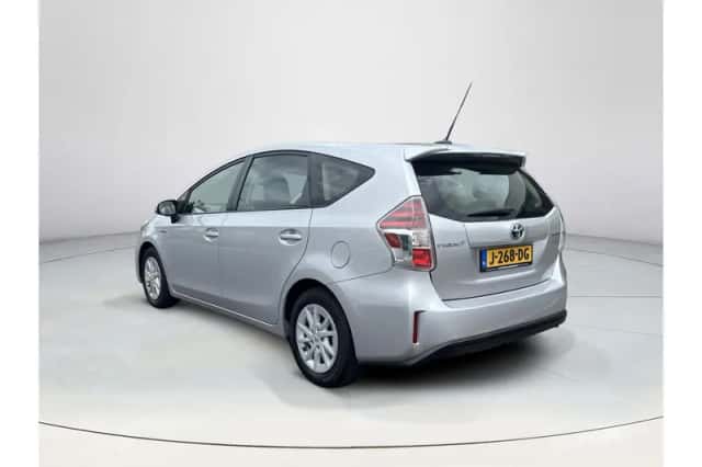 Toyota Prius (2020) thumbnail 3