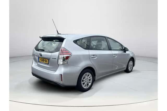Toyota Prius (2020) thumbnail 5