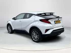 Toyota C-HR (2023) thumbnail 3