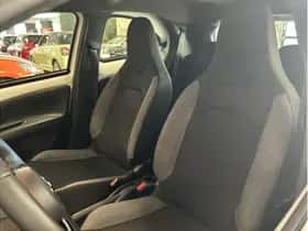 Toyota Aygo X (2025) thumbnail 16