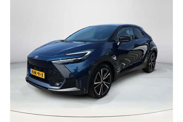 Toyota C-HR (2024) thumbnail 1
