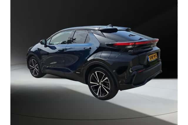 Toyota C-HR (2024) thumbnail 3