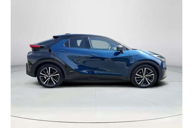 Toyota C-HR (2024) thumbnail 6
