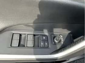 Toyota RAV4 (2024) thumbnail 18