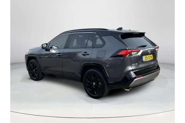 Toyota RAV4 (2024) thumbnail 3