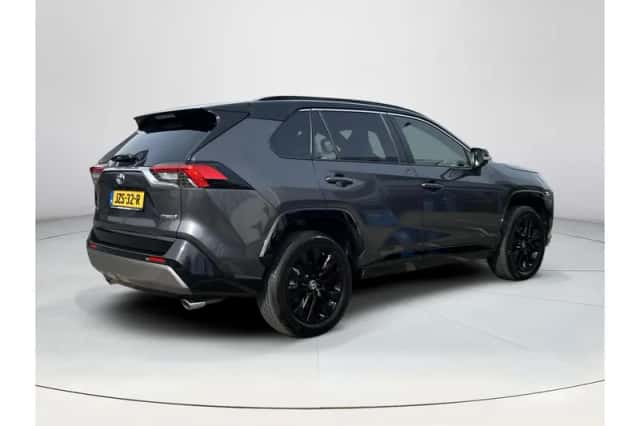 Toyota RAV4 (2024) thumbnail 5