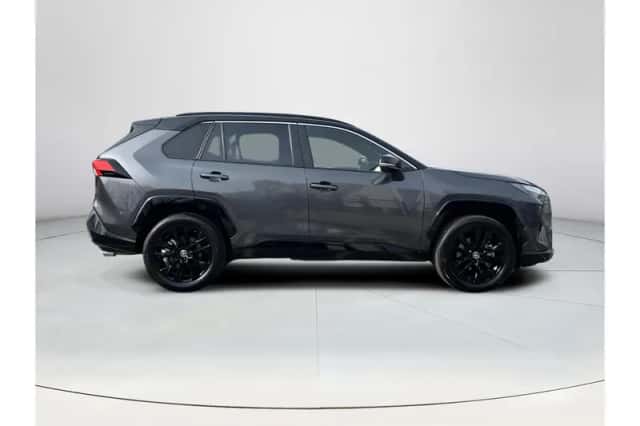 Toyota RAV4 (2024) thumbnail 6