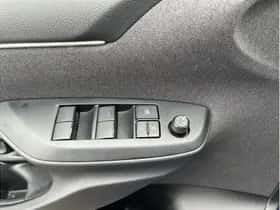 Toyota Yaris (2023) thumbnail 13