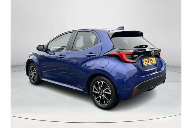Toyota Yaris (2023) thumbnail 3