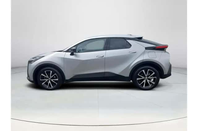 Toyota C-HR (2025) thumbnail 2