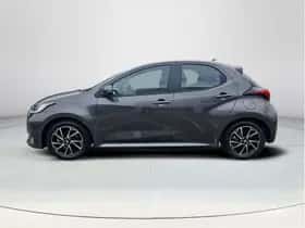 Toyota Yaris (2022) thumbnail 2