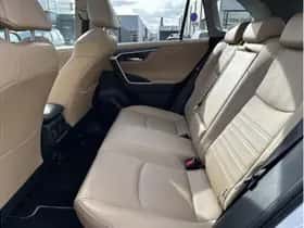 Toyota RAV4 (2024) thumbnail 12