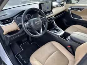 Toyota RAV4 (2024) thumbnail 18