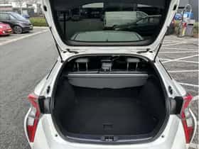 Toyota Prius (2016) thumbnail 12