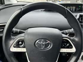 Toyota Prius (2016) thumbnail 24