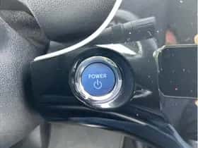 Toyota Prius (2016) thumbnail 25