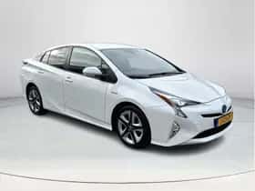 Toyota Prius (2016) thumbnail 7