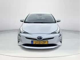 Toyota Prius (2016) thumbnail 8