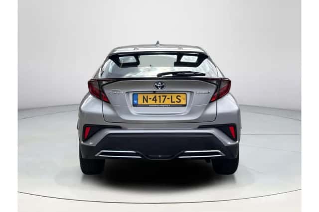Toyota C-HR (2021) thumbnail 4