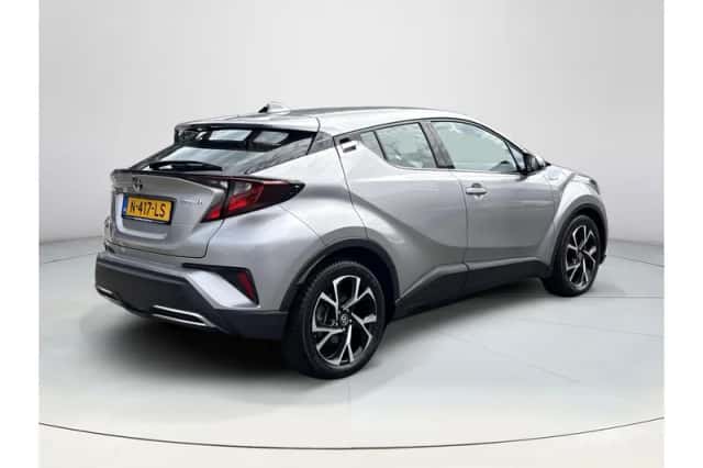Toyota C-HR (2021) thumbnail 5