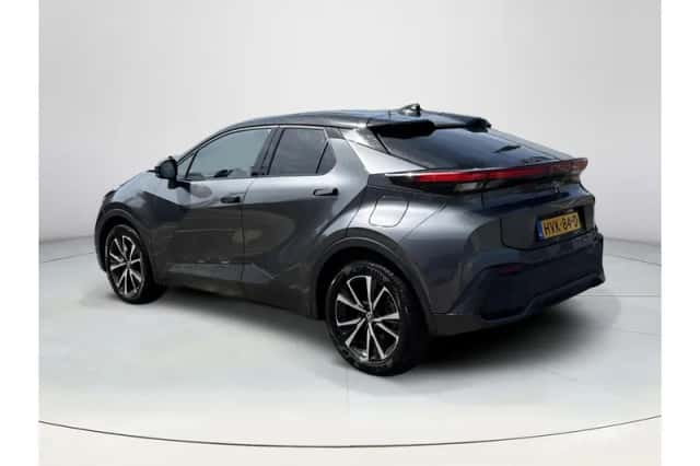 Toyota C-HR (2025) thumbnail 3