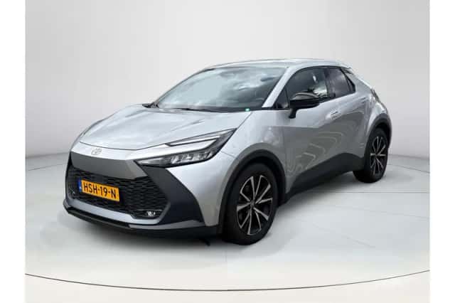 Toyota C-HR (2025) thumbnail 1
