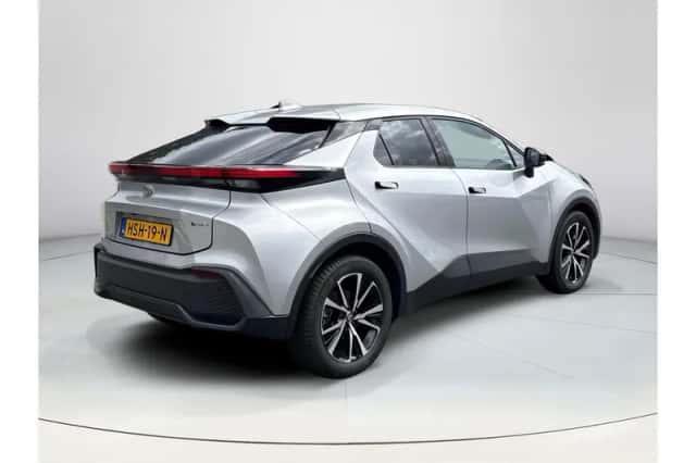 Toyota C-HR (2025) thumbnail 5